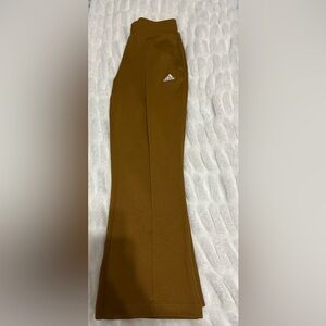 Adidas Women’s 7/8 Style Flare Pants Jogger Size x-small NEW IB1353 Bronze